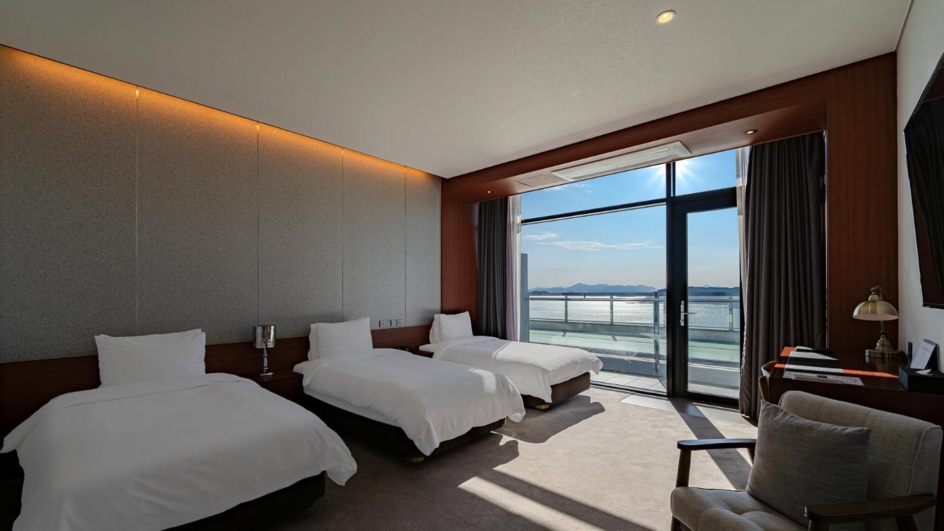 Hotel JCS Yeosu Exterior foto